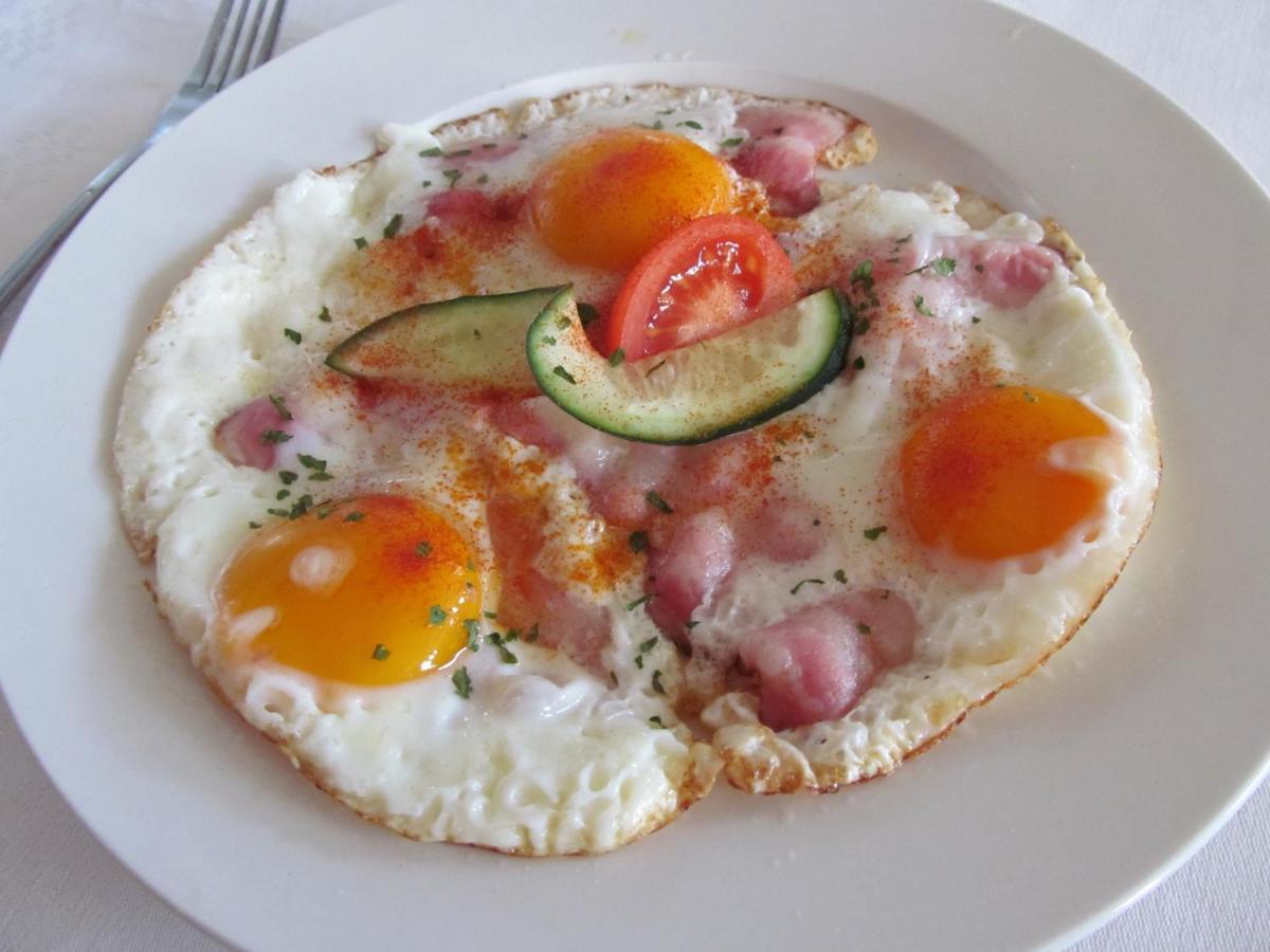 Korona Panzio Bed & Breakfast Level Bagian luar foto